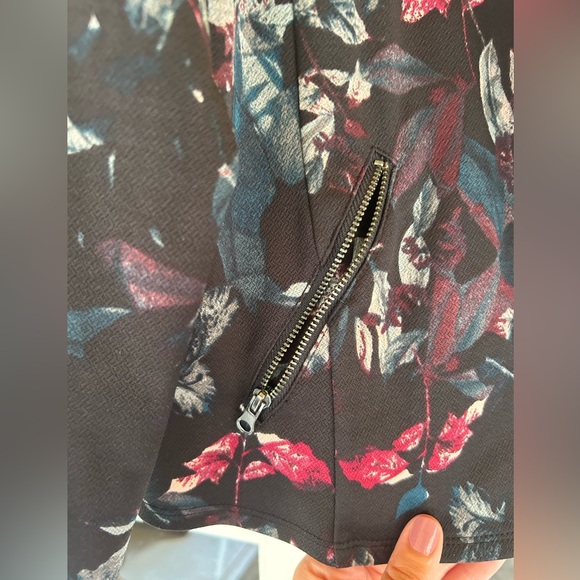 Floral blazer from Maurice's - Picture 2 of 4